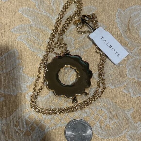 HOLIDAY🎄🎄TALBOTS – NWT - 2020 Christmas Wreath PENDANT NECKLACE - Picture 10 of 11